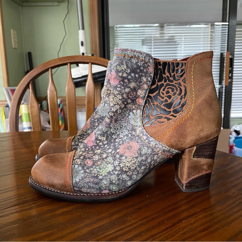 L'Artiste by Spring Step - Melvina Floral Boots - Women's 9/EU40 - Brown Multi - Picture 2 of 11